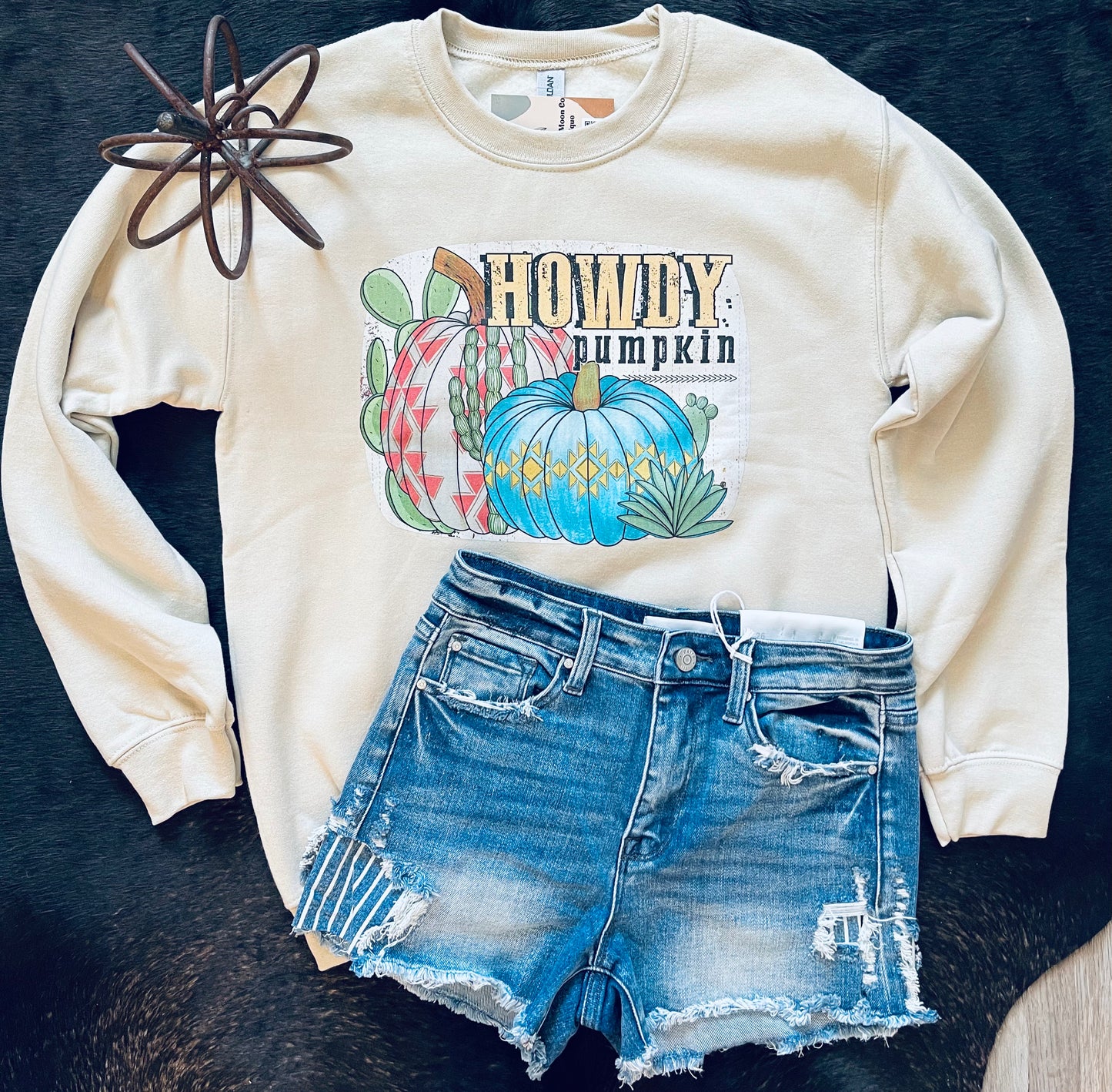 Howdy Pumpkin Sweatshirt - HIGHLAND MOON CO, LLC