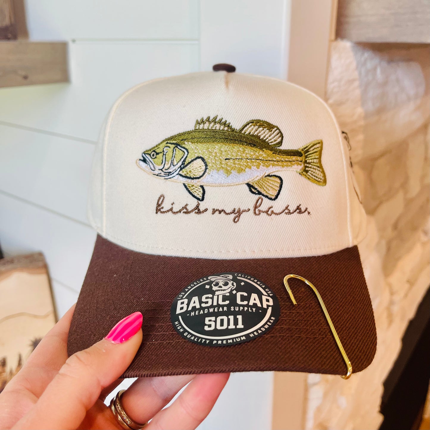 Kiss My Bass - With Hat Hook